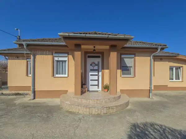 Eladó családi ház, Lövő 4 szoba 107 m² 124.9 M Ft