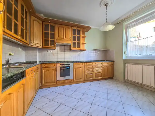 Eladó családi ház, Sopron 6+2 szoba 158 m² 146.9 M Ft