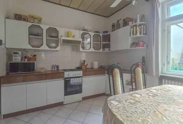 Eladó családi ház, Sopron 6 szoba 347 m² 91.9 M Ft