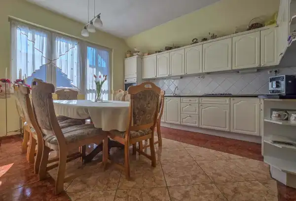 Eladó családi ház, Sopron 8+1 szoba 385 m² 249.9 M Ft