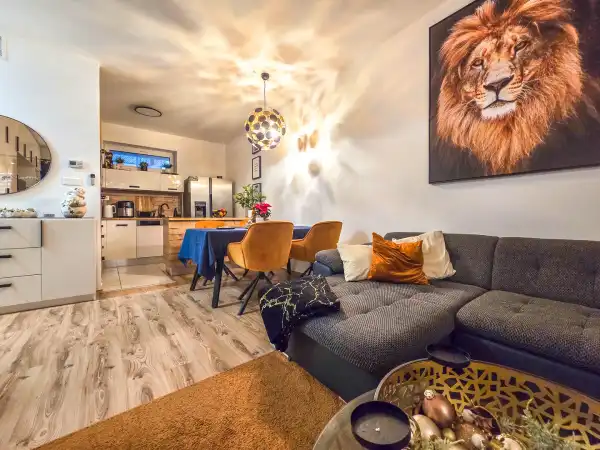 Eladó újszerű téglalakás, Sopron 2 szoba 56 m² 75.5 M Ft