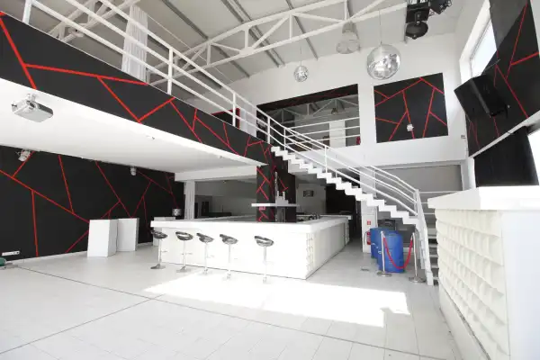 Kiadó üzlet, Sopron 400 m² 1 M Ft/hó